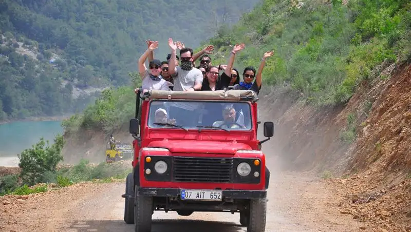 Side'de Kanyon Jeep Safari: Yeşil Göl, Manavgat Şelalesi ve Roma Köprüleri