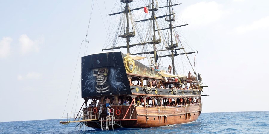 Side Mavi Lagün Tekne Turu: Korsan Gezisi Macerası