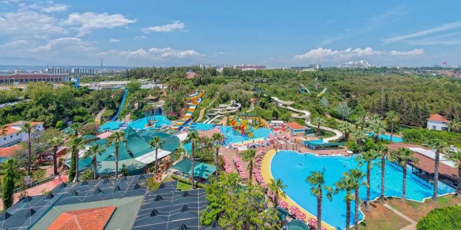 Side'den Aqualand Dolphinland Su Parkı: Kaydıraklar, Yunus Gösterisi ve Eğlence