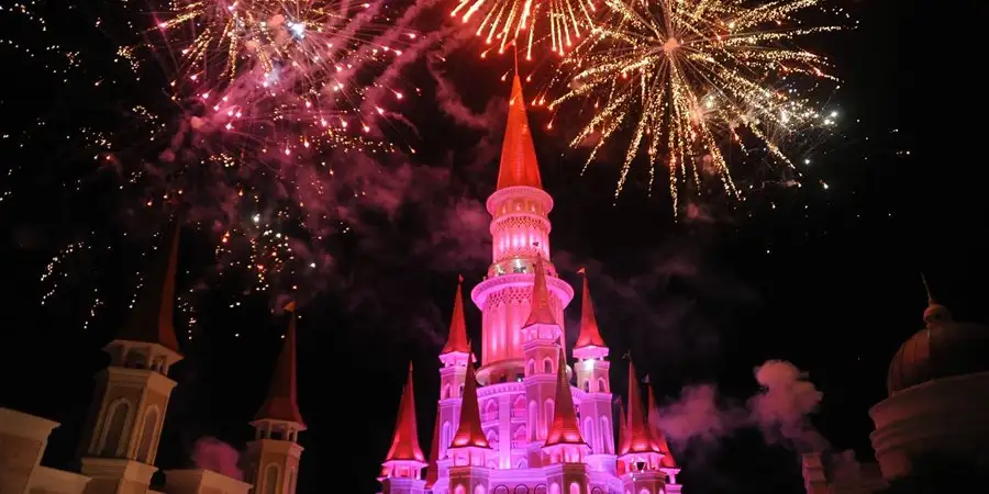 Alanya Efsaneler Diyarı Gece Gösterileri Turu: Türk Disneyland'ında Büyülü Bir Akşam